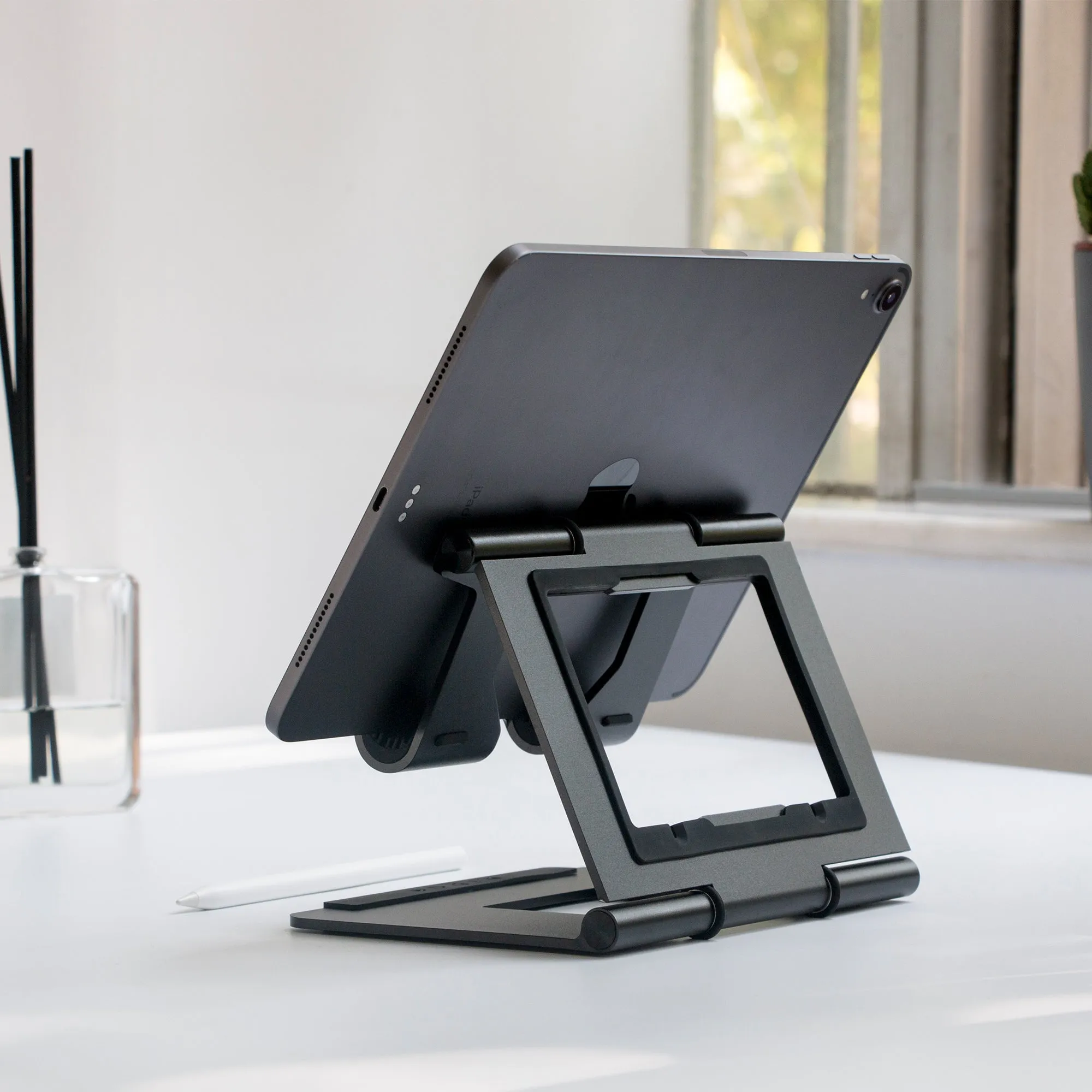 Rmour stand - Foldable Laptop and Tablet Stand